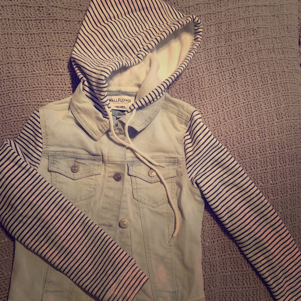 WallFlower denim jacket - size XS